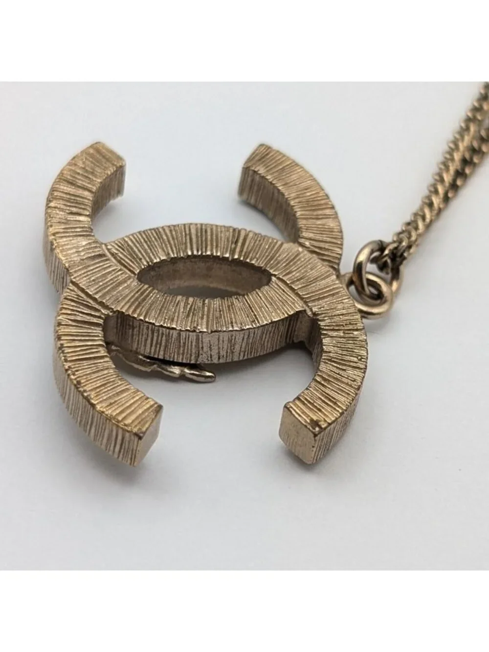 Chanel CC Logo Feather Faux Pearl Rhinestone Gold Necklace